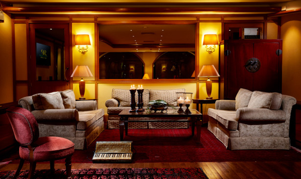 L’EPOQUE LOUNGE & CIGAR BAR
