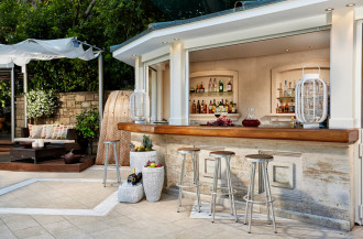 POOL BAR