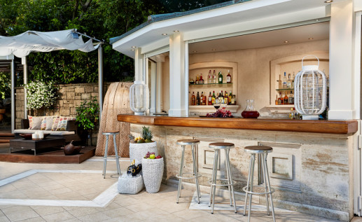 POOL BAR