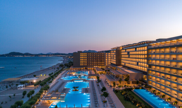 AMADA COLOSSOS RESORT